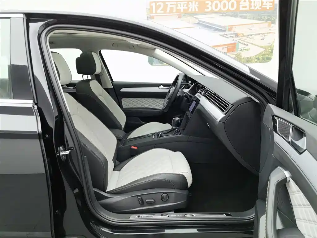 Volkswagen Magotan 2023 Model 2 Million Commemorative Edition 330TSI DSG Luxury фото 23