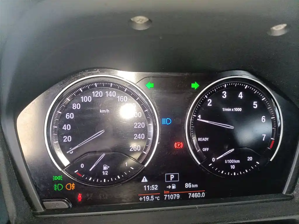 BMW 1 Series 2018 118i Sport Edition фото 12