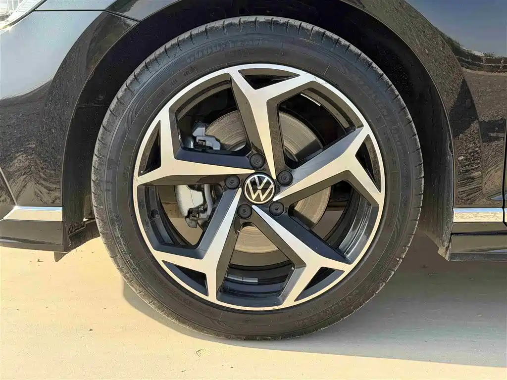 Volkswagen Magotan 2023 2 Million Units Anniversary Edition 330TSI DSG Leading Type фото 14