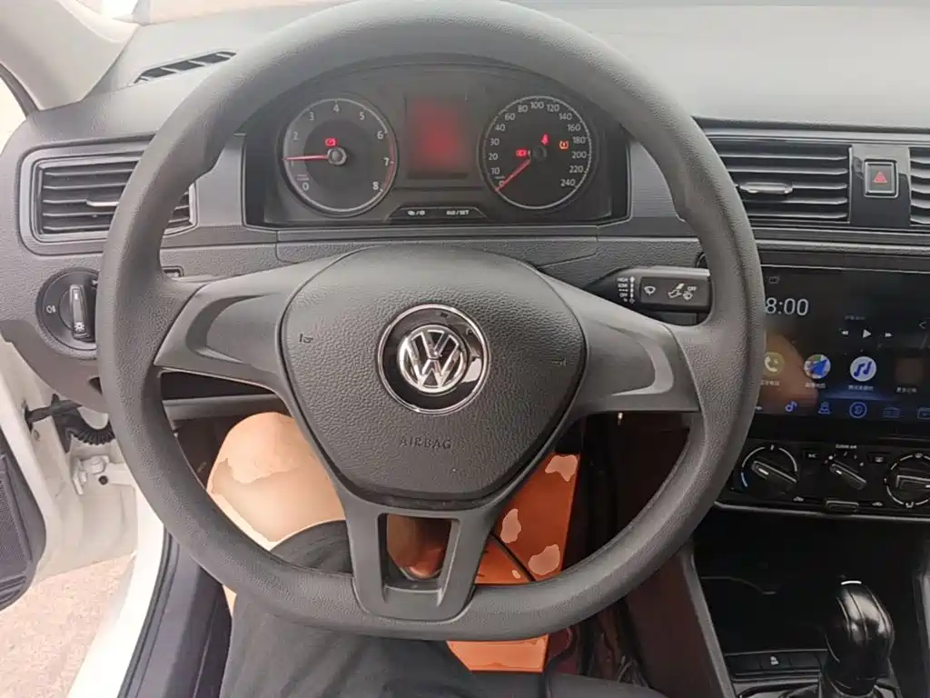 VOLKSWAGEN SANTANA