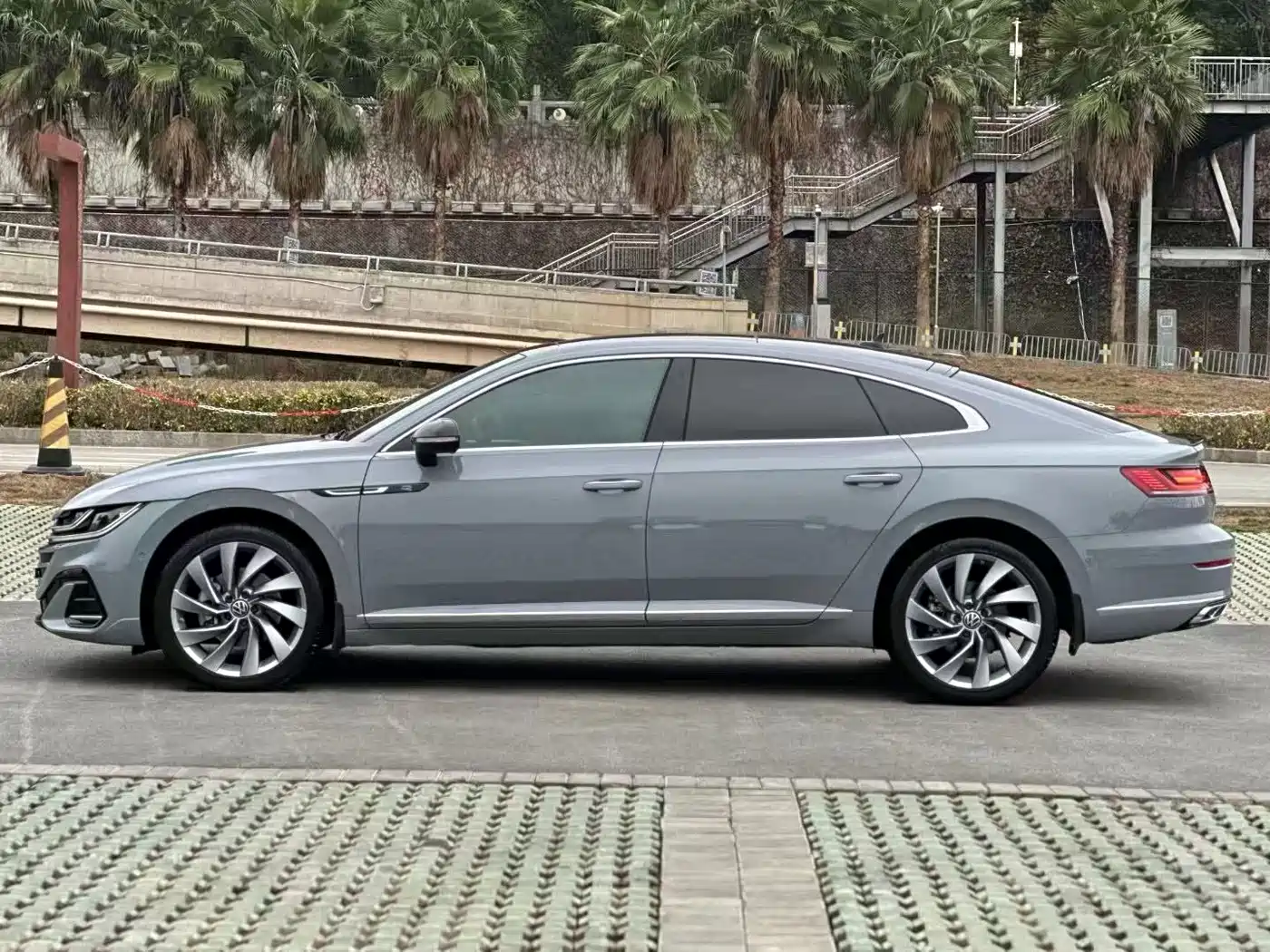 Volkswagen FAW-Volkswagen CC 2023 380TSI Eye-catching Edition фото 3