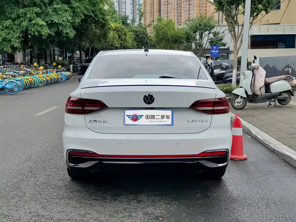 Volkswagen Lavida 2024 Model 300TSI DSG Starlight Leading Edition фото 5
