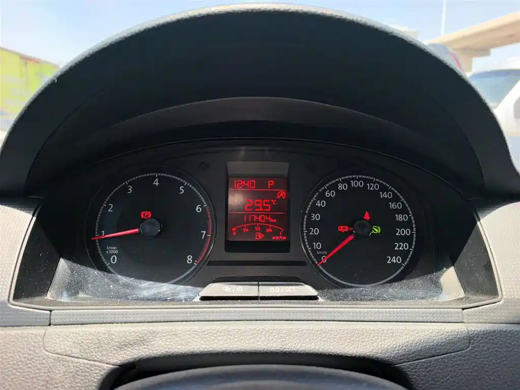 VOLKSWAGEN SANTANA