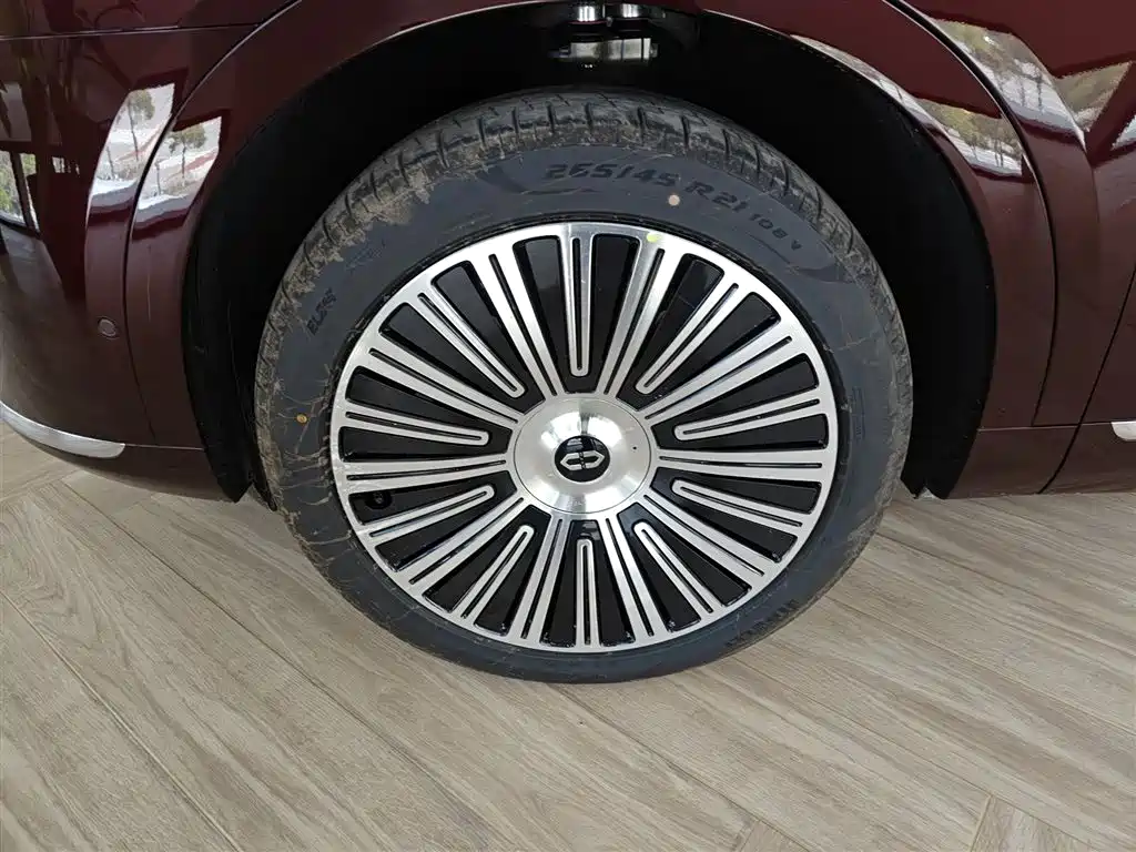 AITO Wenjie AITO M9 2025 Extended Range Ultra 52kWh 6-Seater фото 23