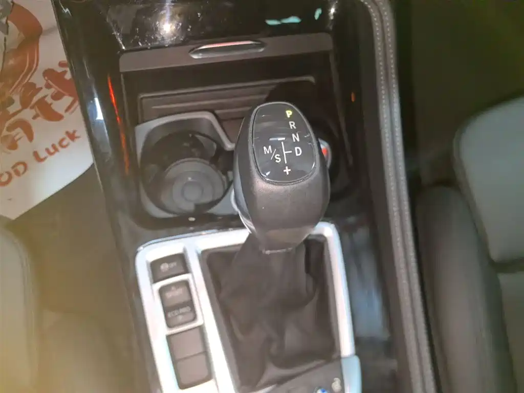 BMW 1 Series 2018 118i Sport Edition фото 14