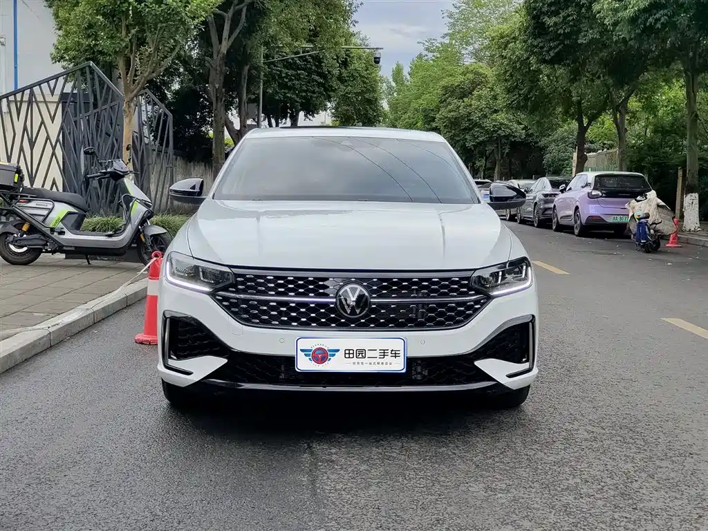 Volkswagen Lavida 2024 Model 300TSI DSG Starlight Leading Edition фото 2