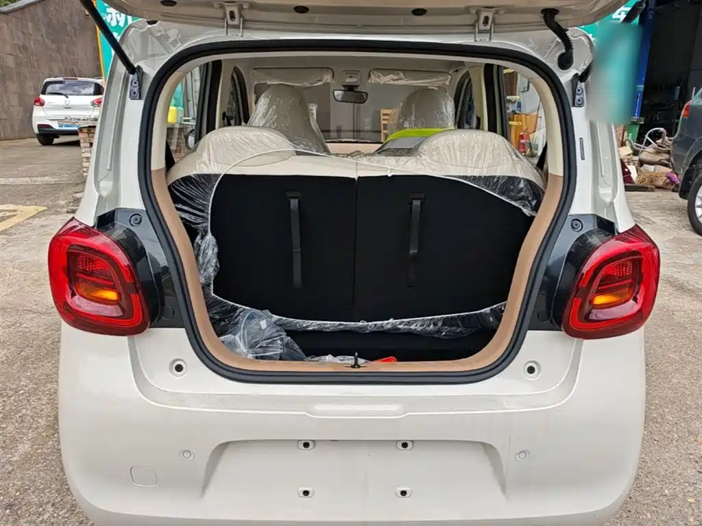 Wuling Motors Hongguang MINIEV 2026 2025 4-Door Advanced