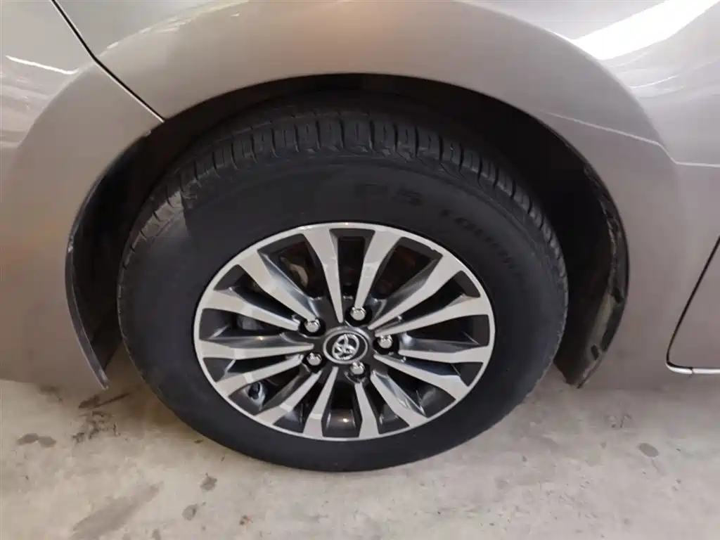 Toyota Corolla 2017 Facelift 1.2T S-CVT GL-i фото 23