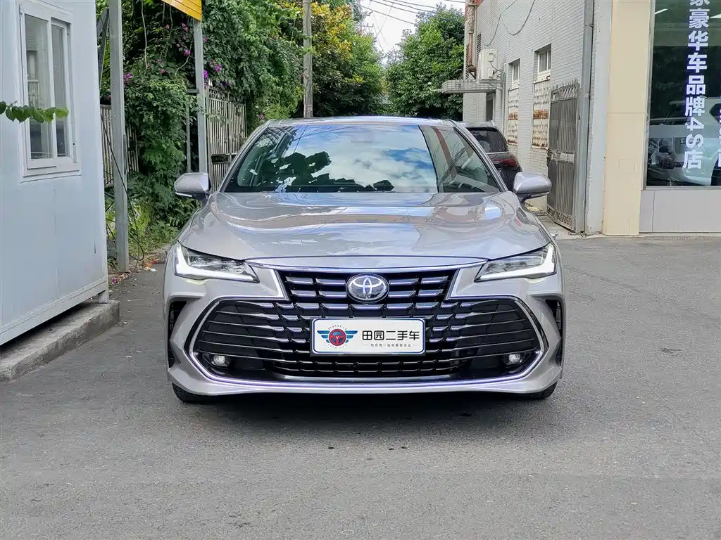 Toyota Avalon 2022 2.0L Luxury Edition фото 2