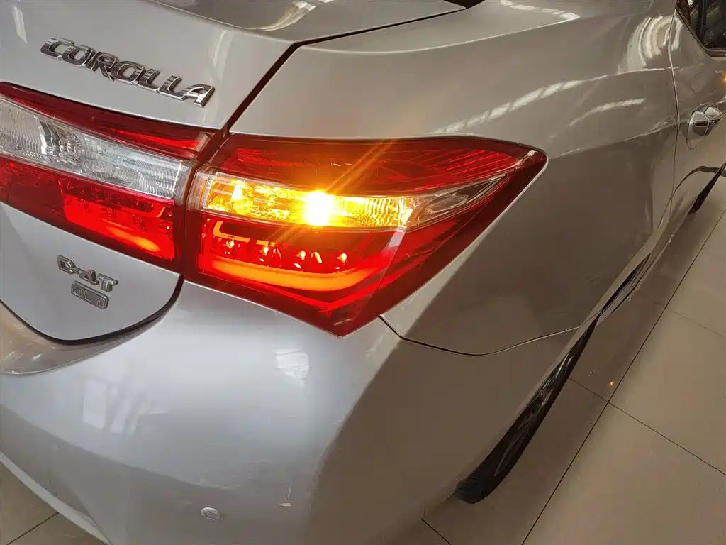 Toyota Corolla 2017 Model 1.2T CVT GL-i Leather Edition фото 8