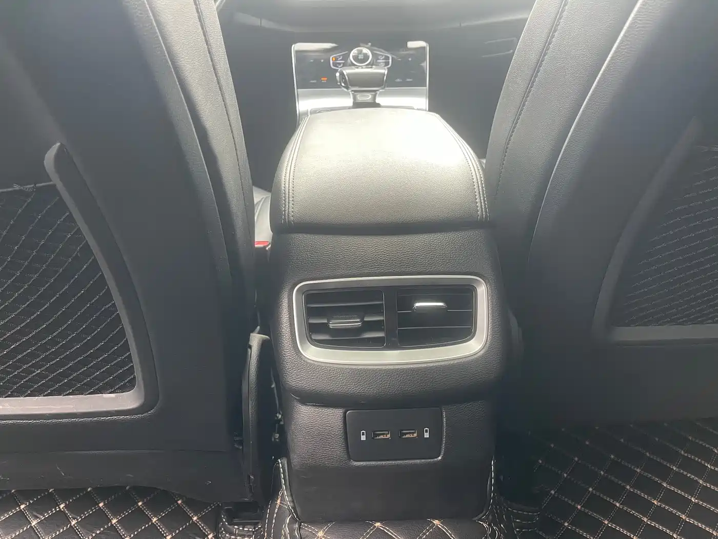 Hongqi H5 2022 Classic 1.5T DCT Flag Rhythm Edition фото 8