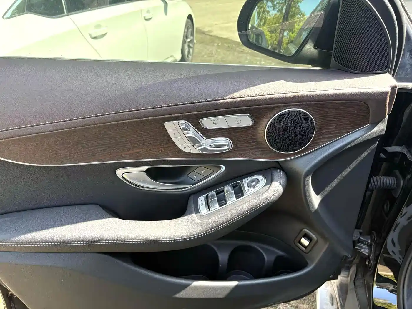 Mercedes-Benz GLC 2022 Model GLC 260 L 4MATIC Luxury Edition фото 6