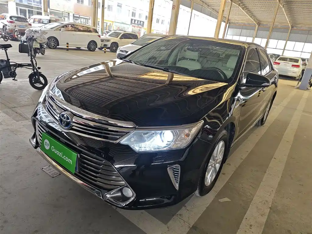 Toyota Camry 2015 Dual Engine 2.5HG Luxury Navigation Edition фото 2