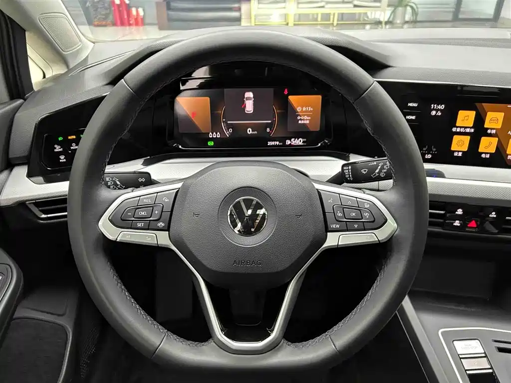 Volkswagen Golf 2023 280TSI DSG Pro фото 3