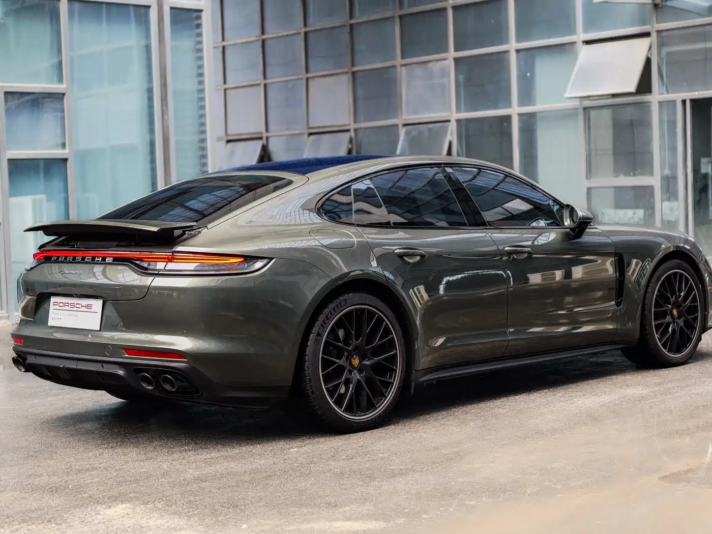 PORSCHE PANAMERA