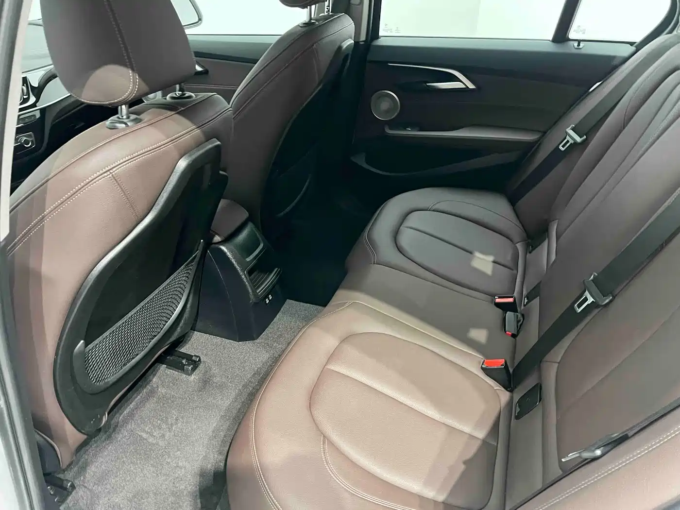 BMW 1 Series 2021 120i M Sport Shadow Edition фото 10