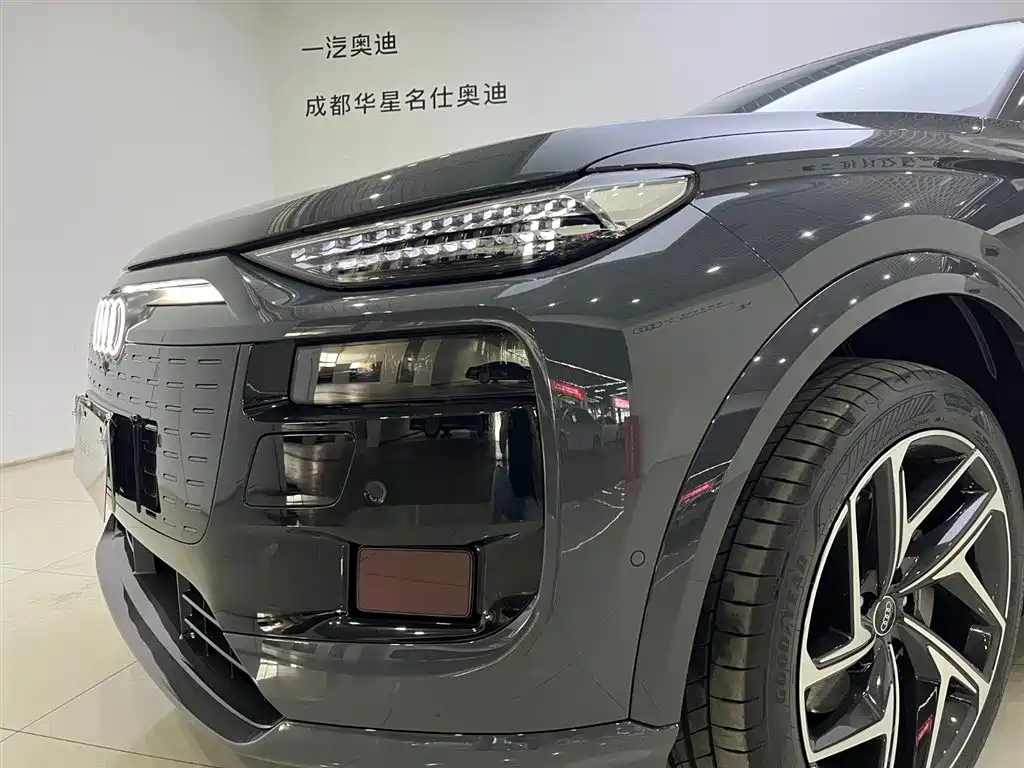 Audi Q6L e-tron 2025 Model Pioneer Edition фото 6