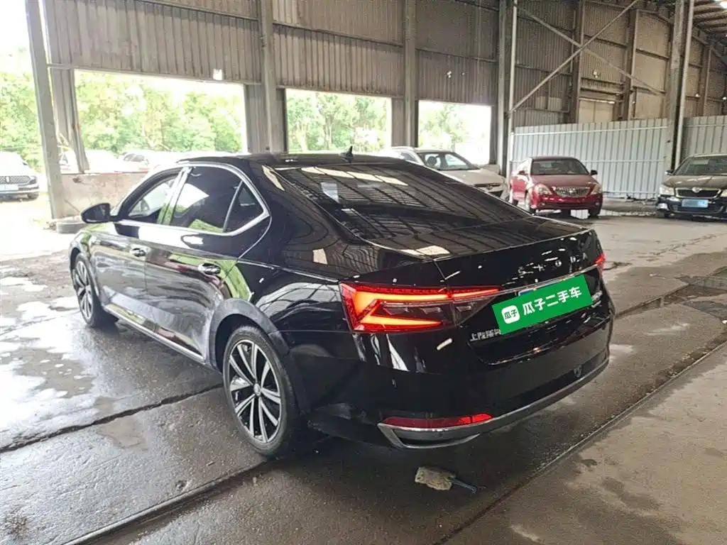 Škoda Superb 2023 Facelift TSI330 DSG Luxury Edition фото 5