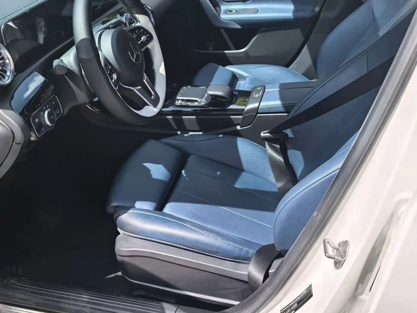 Mercedes-Benz A-Class 2021 A 200 L Sport Sedan Fashion Edition фото 4