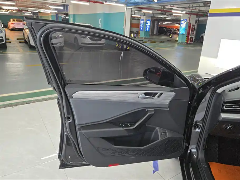 Volkswagen Sagitar 2023 300TSI DSG Surpassing Edition фото 7