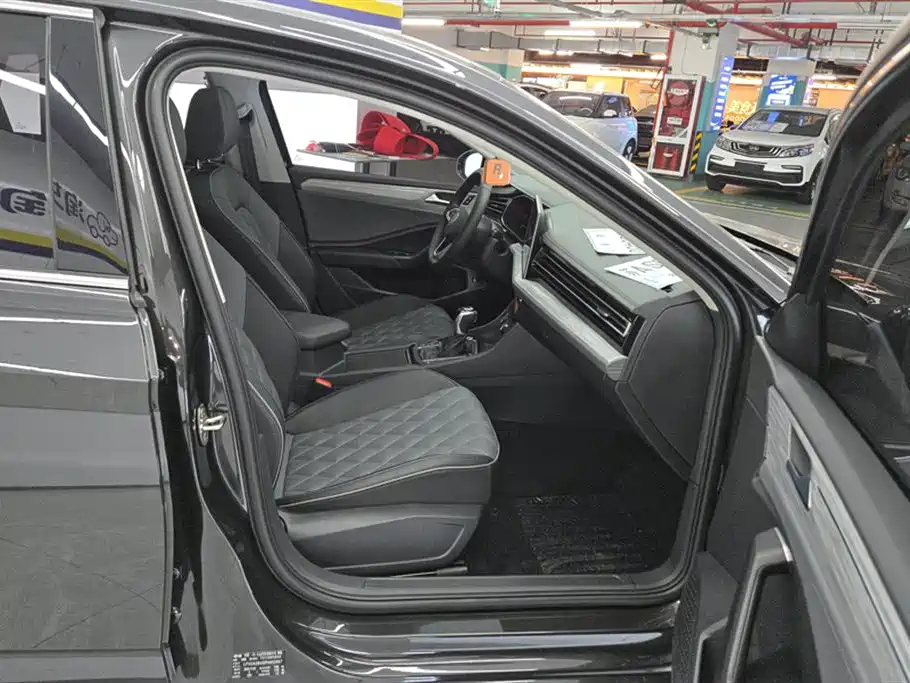 Volkswagen Sagitar 2023 300TSI DSG Surpassing Edition фото 8