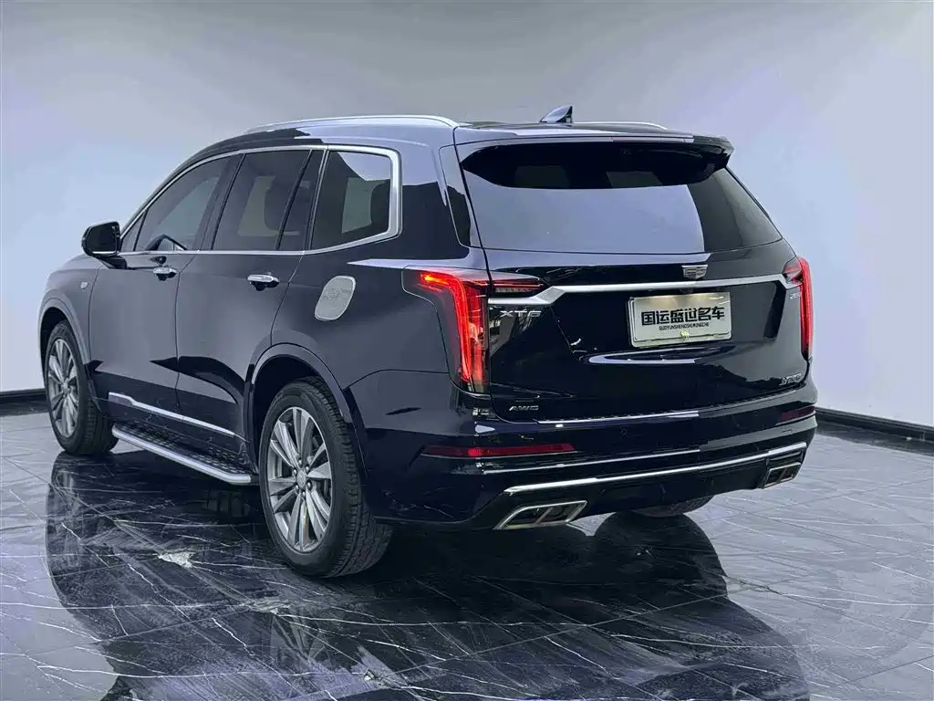 CADILLAC XT6