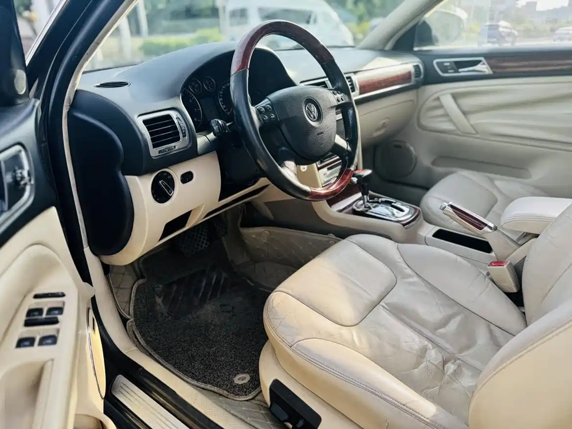 Volkswagen Passat Lingyu 2010 2009 1.8T Automatic Luxury