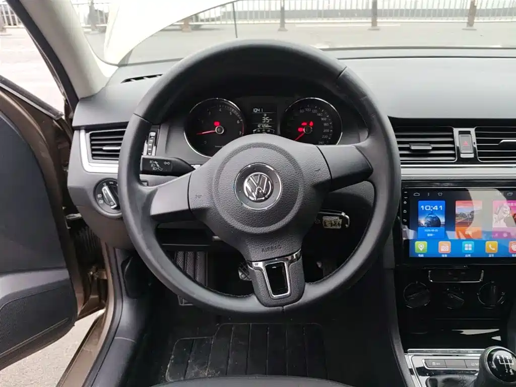 Volkswagen Bora 2015 Quality Edition 1.6L Manual Fashion фото 11