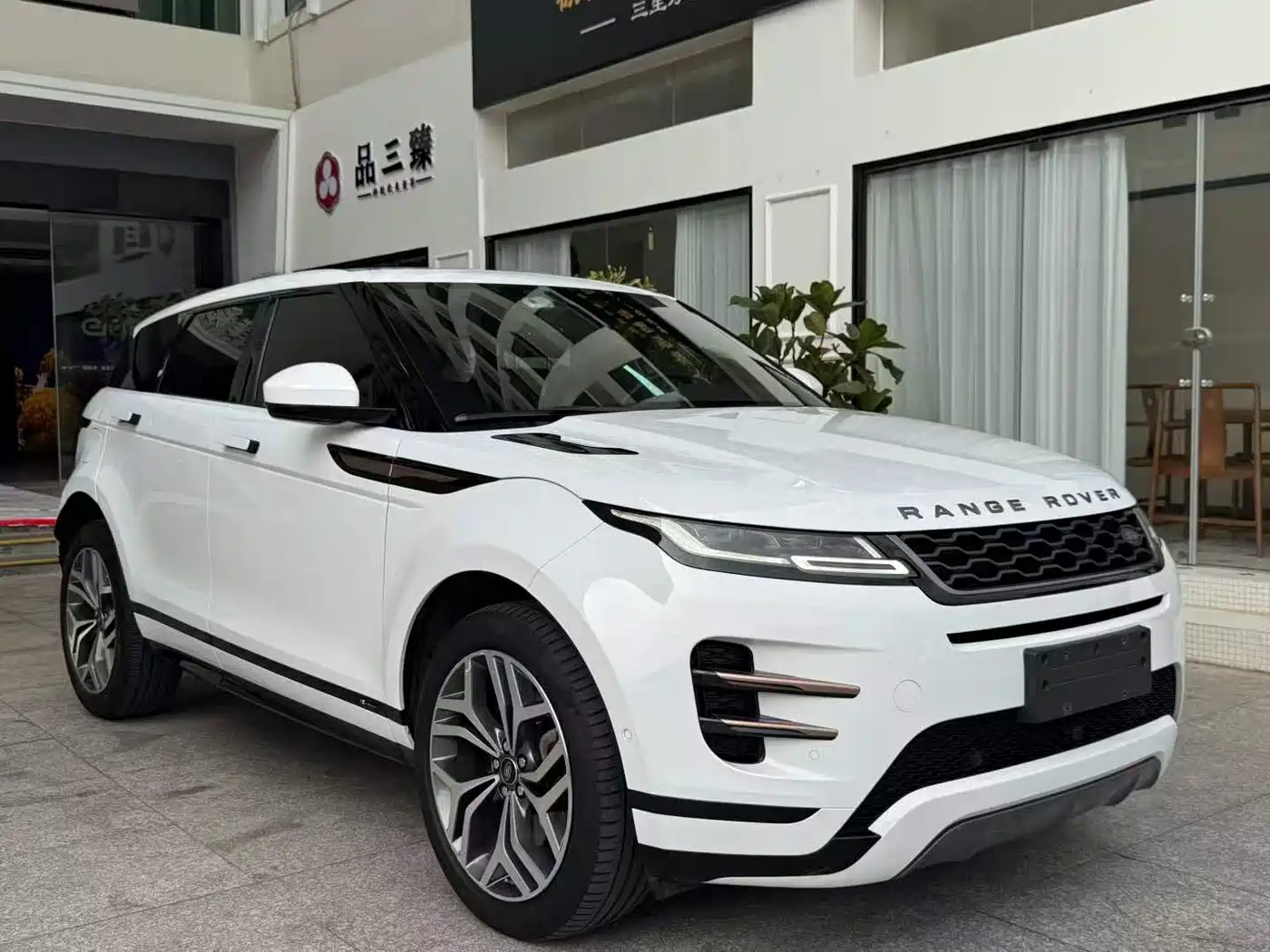 Land Rover Range Rover Evoque 2020 249PS R-DYNAMIC S Sport Edition фото 3