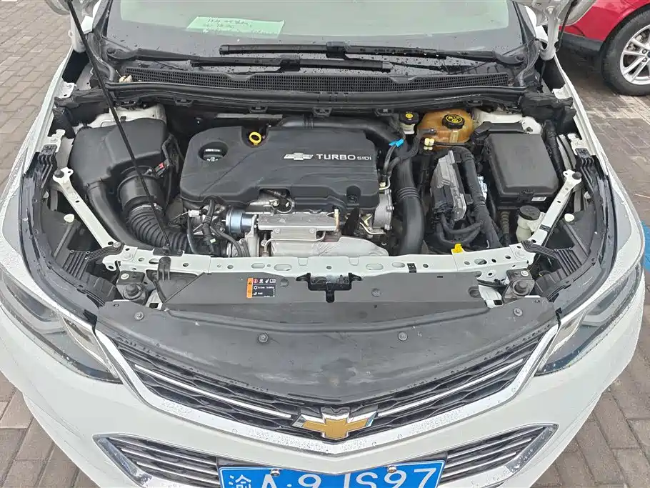 Chevrolet Cruze 2017 1.4T Hatchback DCT Leading Edge Edition фото 10