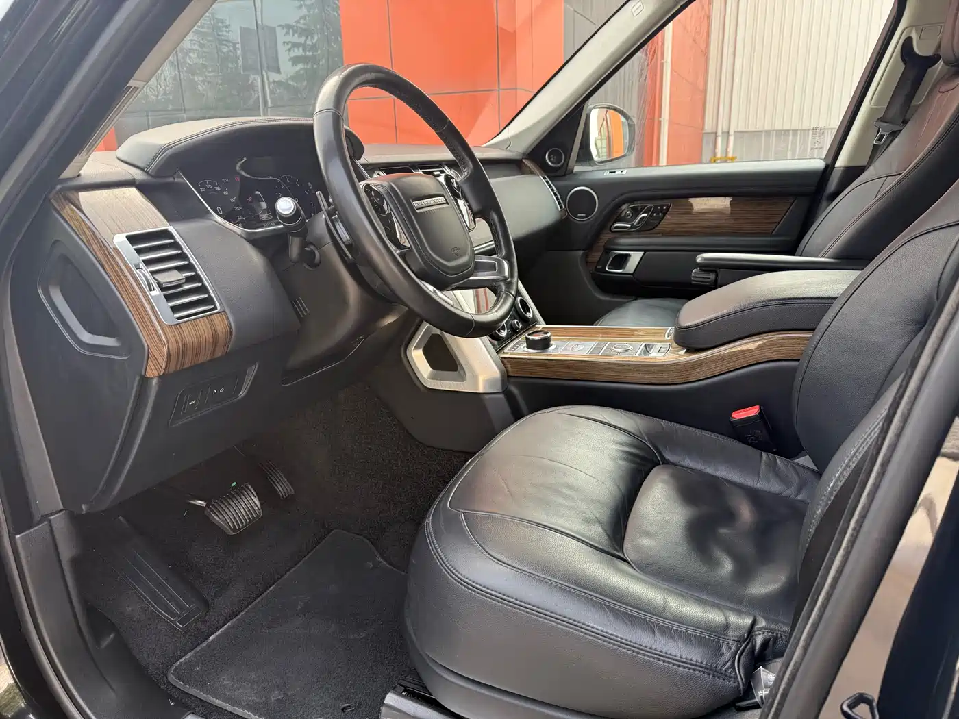 Land Rover Range Rover 2018 3.0 SC V6 Golden Age Edition фото 4