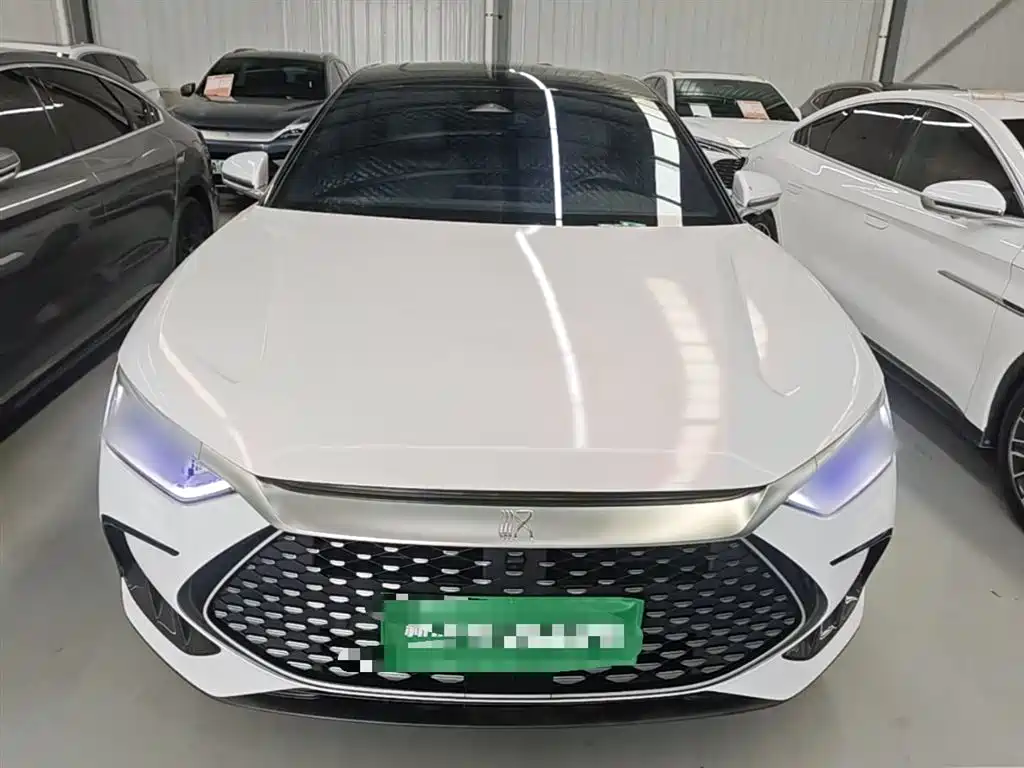BYD Han 2022 DM-i 121KM Premium фото 3