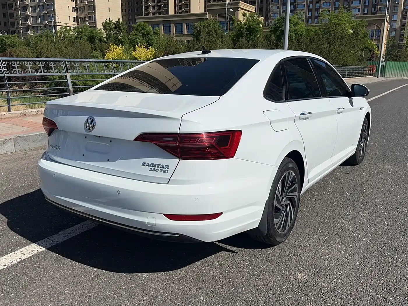 Volkswagen Sagitar 2022 280TSI DSG Surpassing Edition фото 7