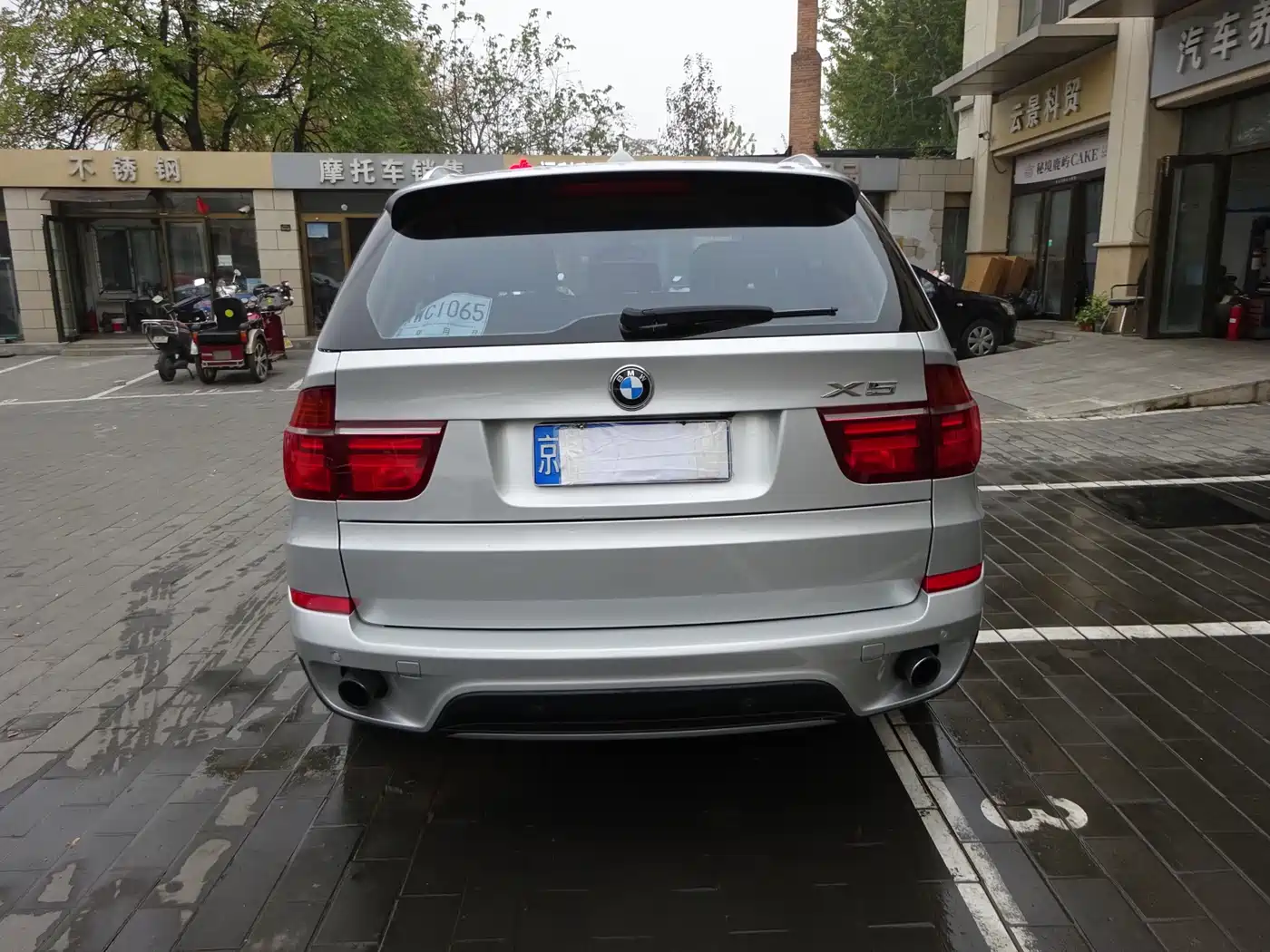 BMW X5 (Import) 2011 xDrive35i Leading Edition фото 6