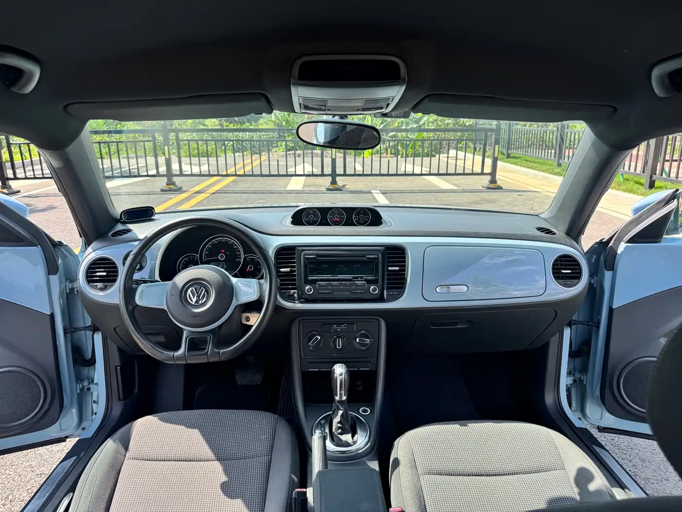 Volkswagen Beetle 2013 1.4TSI Comfort фото 9