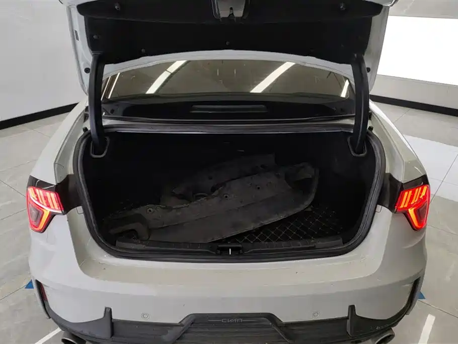 Lynk & Co 03 2019 2.0TD Auto Power Version фото 4