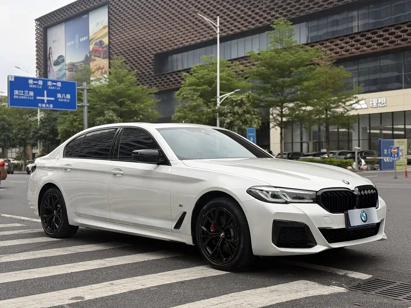 BMW 5 Series 2021 530Li Premium M Sport Package фото 3