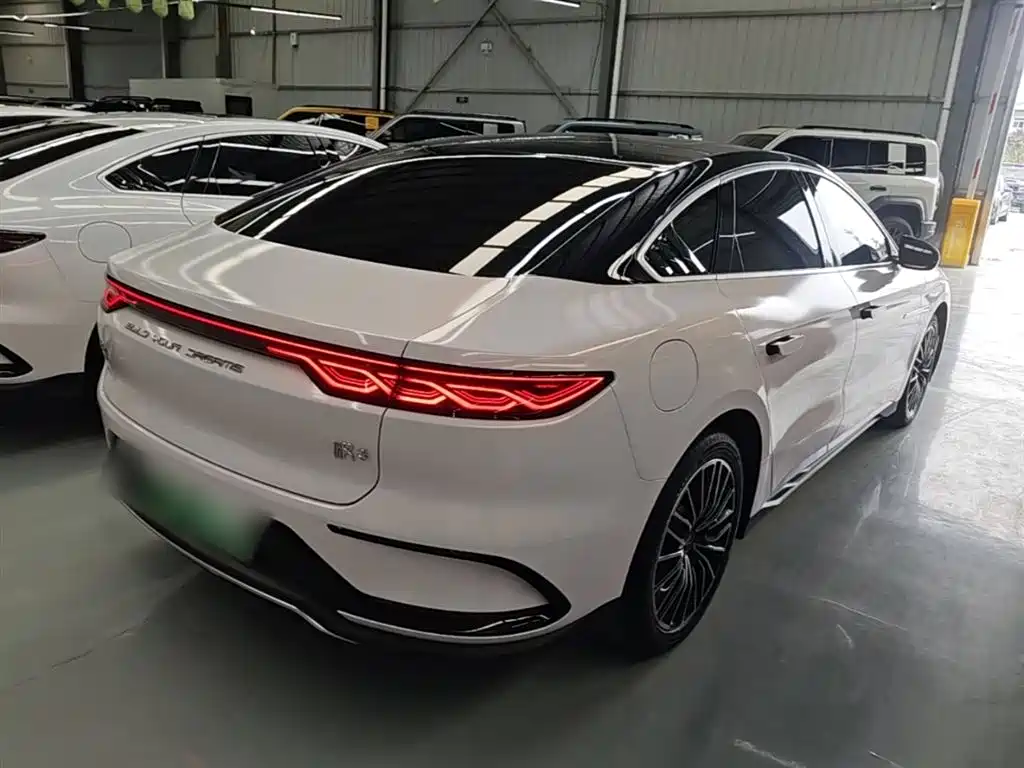 BYD Han 2022 DM-i 121KM Premium фото 7
