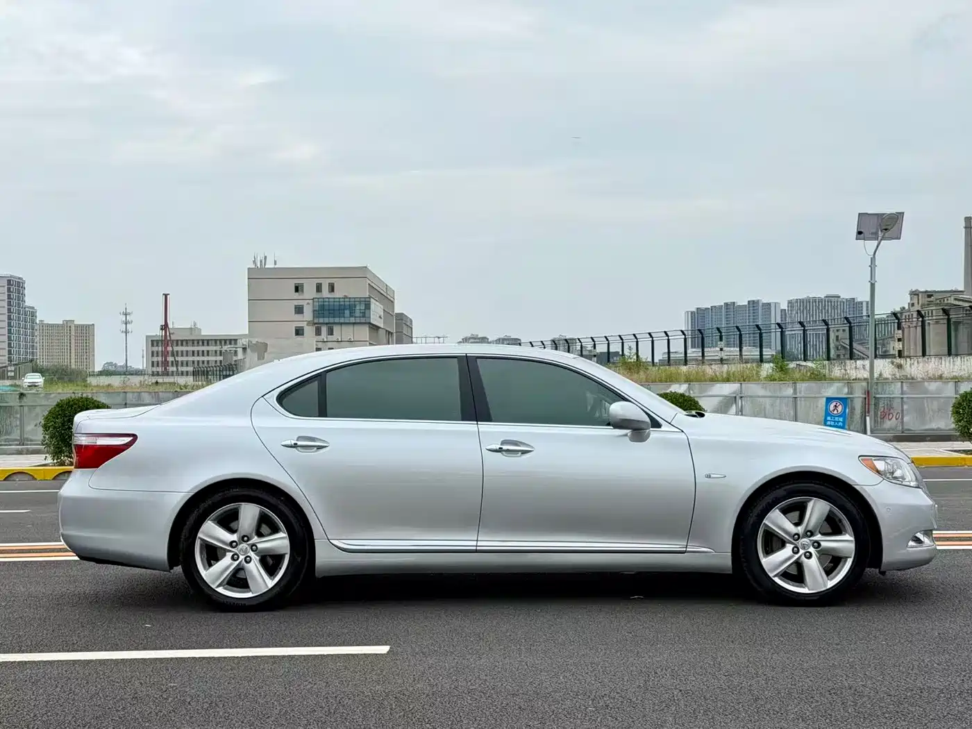 Lexus LS 2007 2006 460L Premium Edition