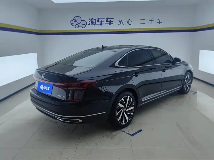 Volkswagen Passat 2024 380TSI Elite Edition фото 3