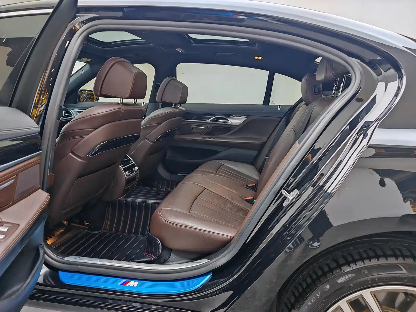 BMW 7 Series 2018 730Li Leading Type M Sport Package фото 17