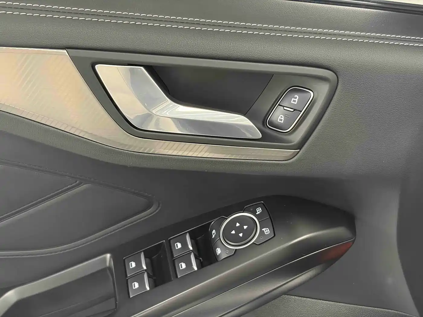 Ford Focus 2022 2021 Sedan EcoBoost 180 Auto Trend