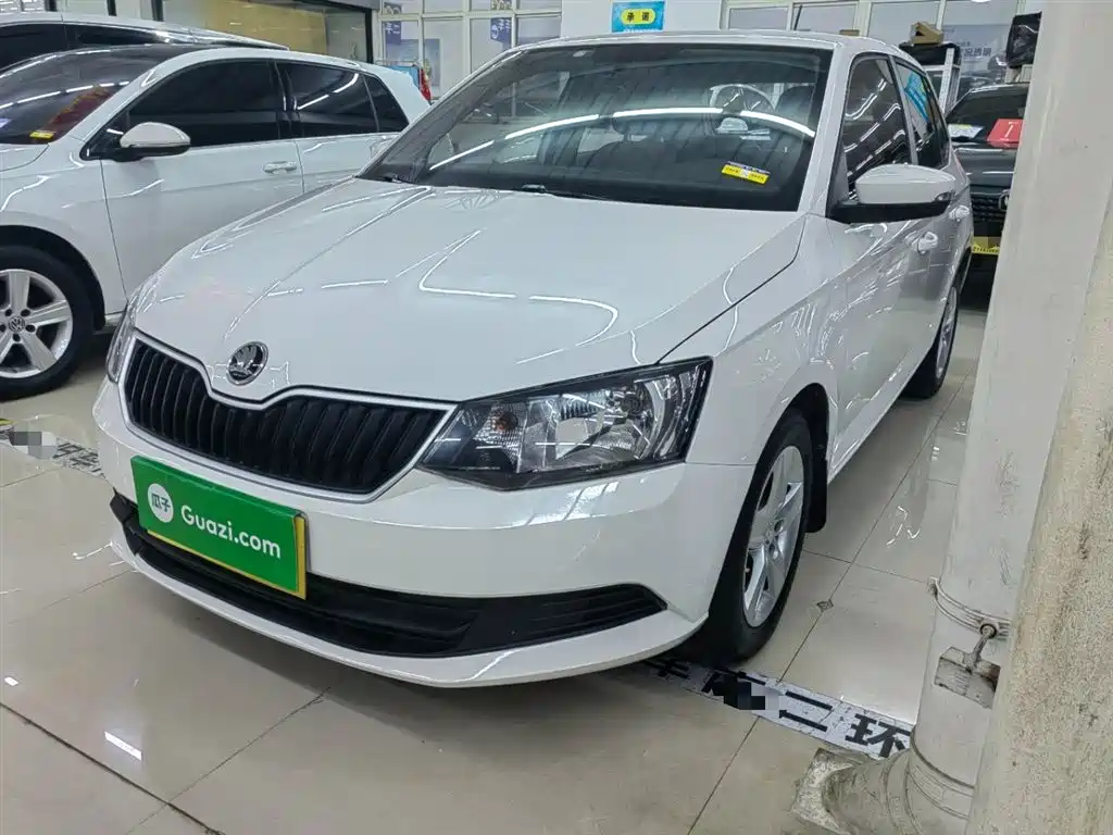Škoda Fabia 2017 1.4L Auto Car Enjoy Edition фото 2