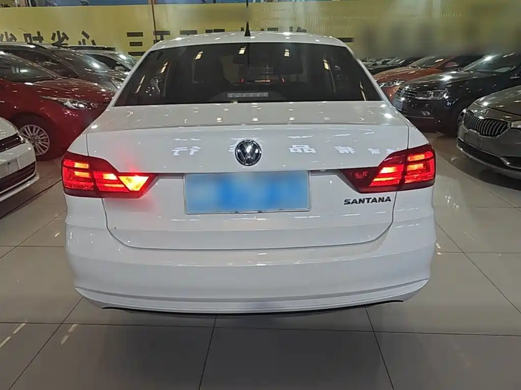 VOLKSWAGEN SANTANA