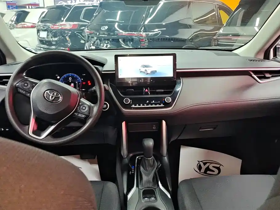 Toyota Frontlander 2023 2.0L CVT Leading Edition фото 12