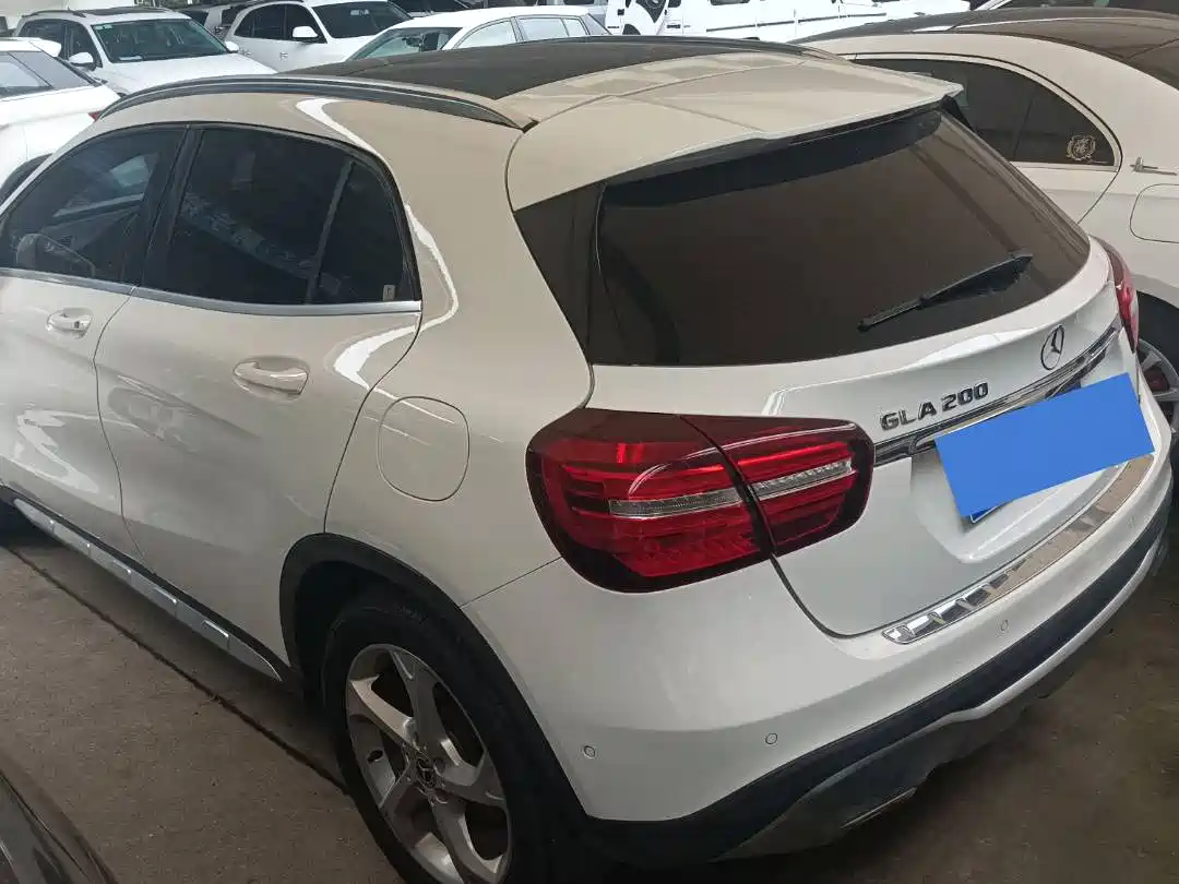 Mercedes-Benz GLA 2017 GLA 200 Dynamic фото 13