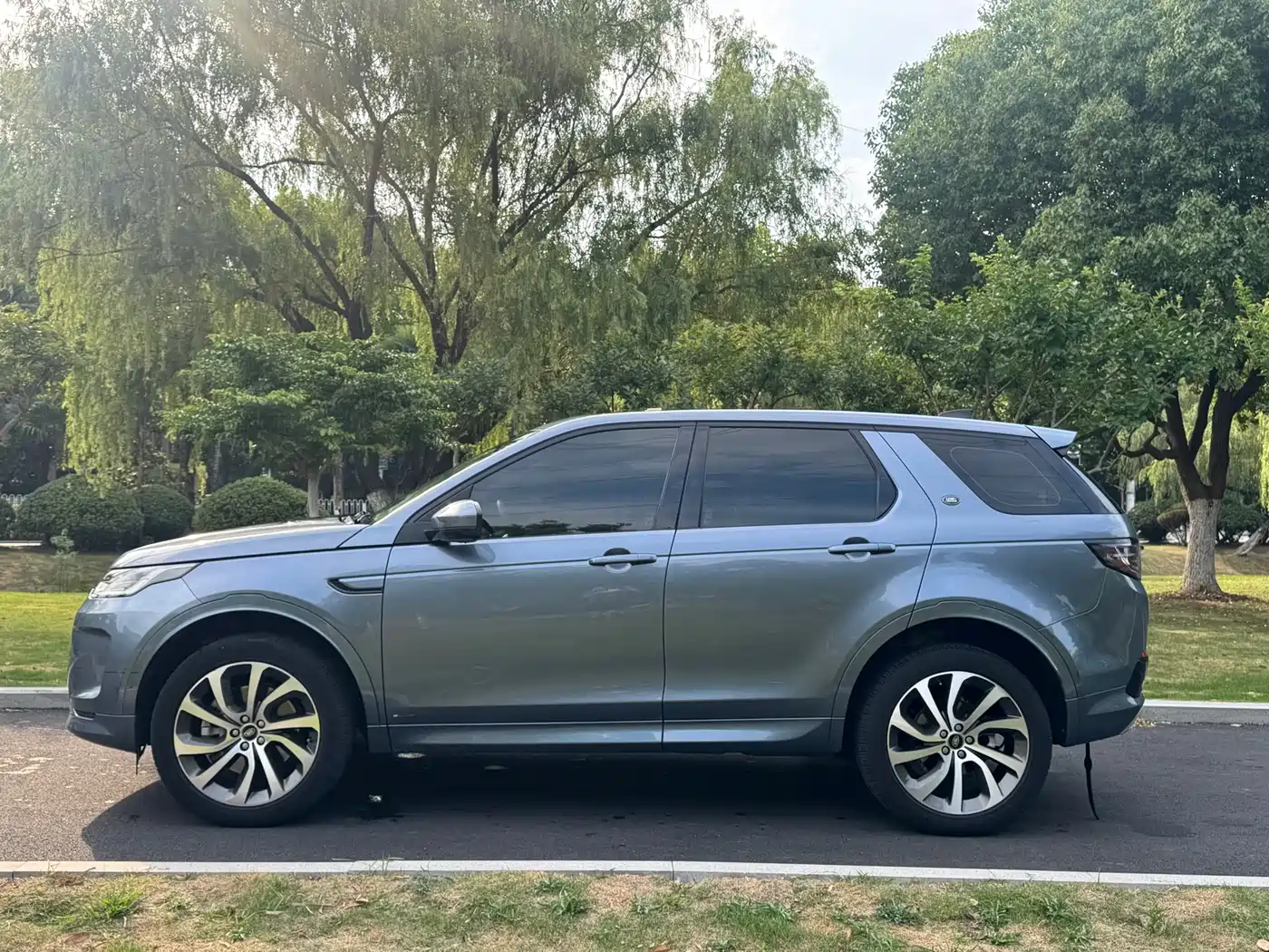 LAND ROVER DISCOVER SPORTS