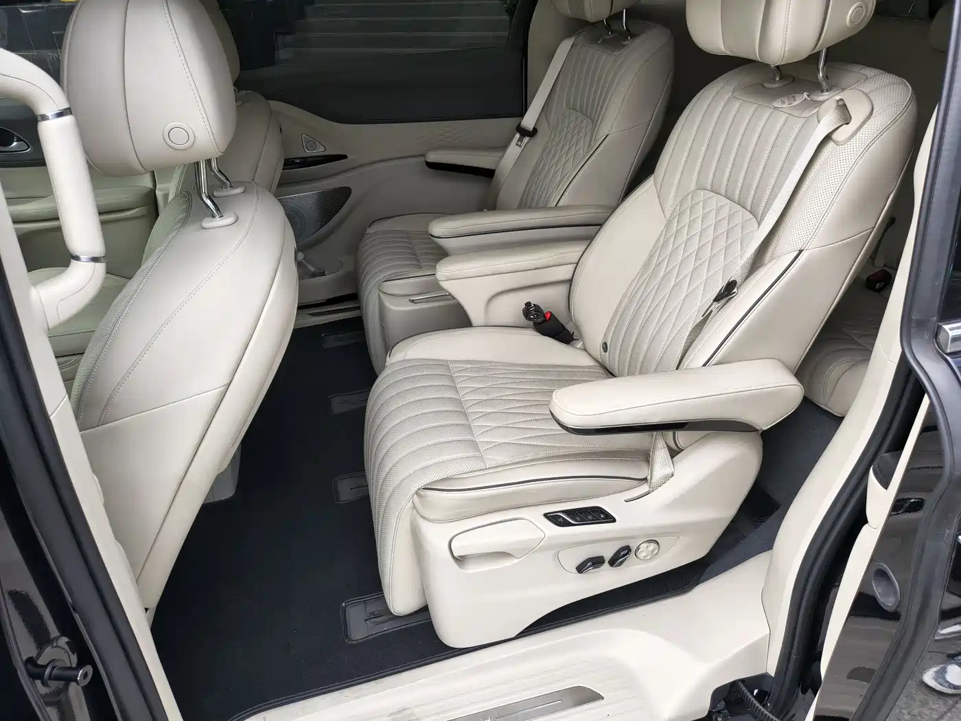 Voyah Auto Voyah Dreamer 2022 Low-carbon Dream+Smart Package фото 5