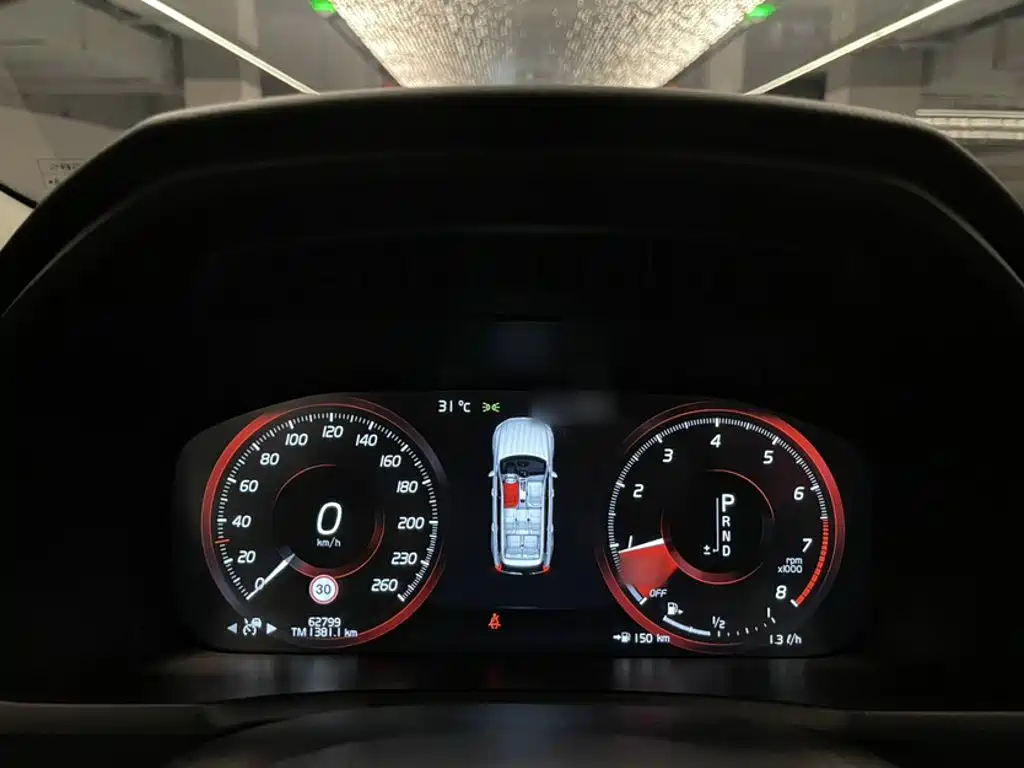 Фото 4 - Volvo XC90
