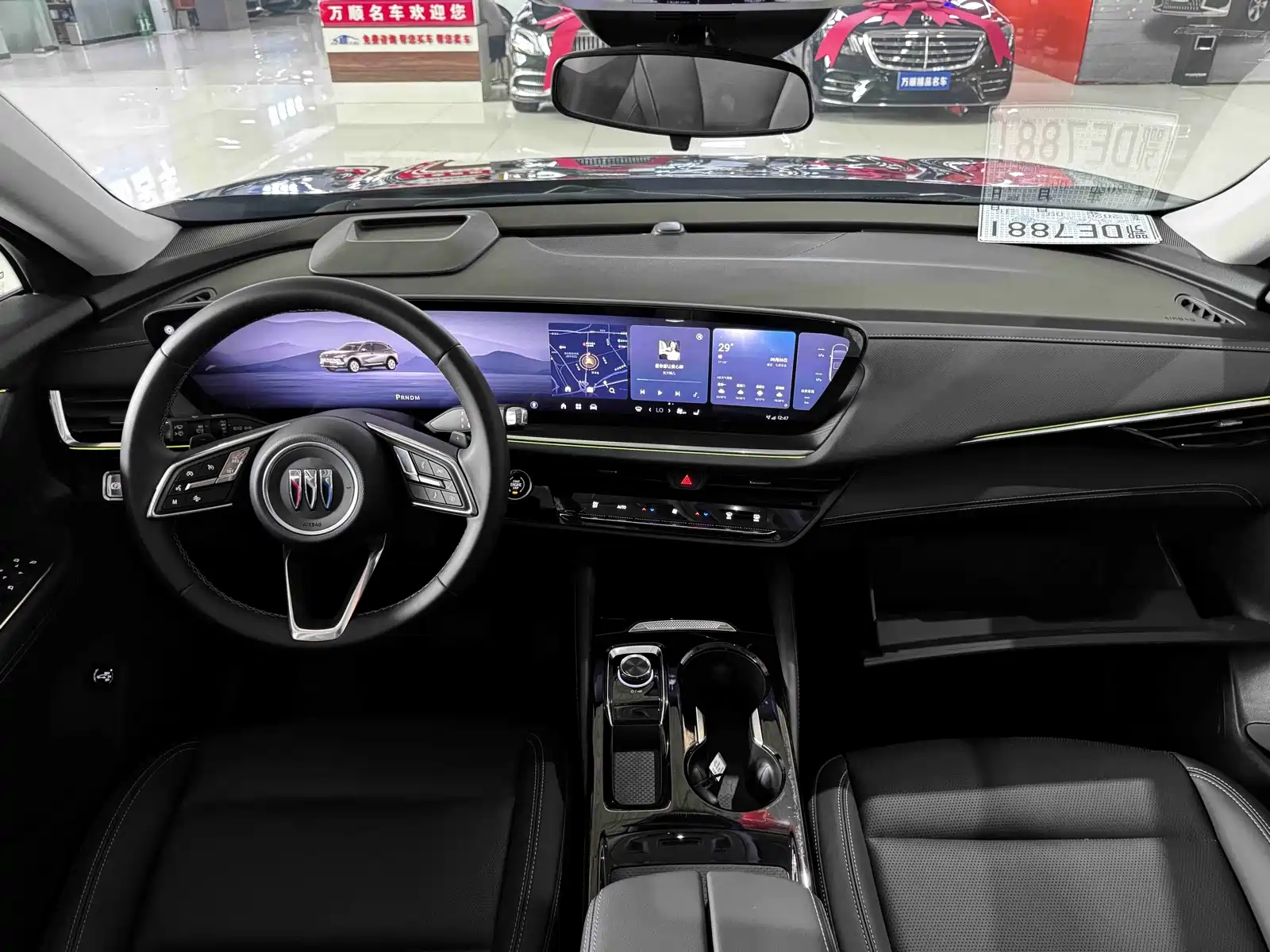 Photo 13 - Buick Envision S